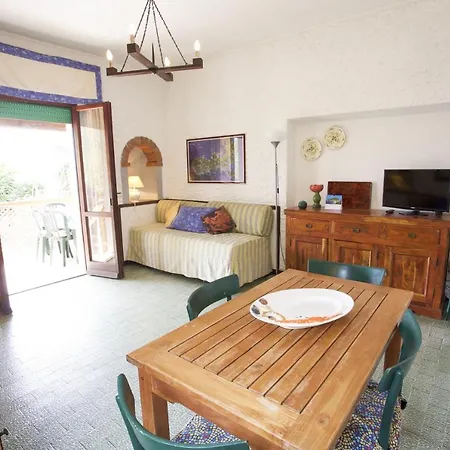 Il Prado - Goelba Apartmán